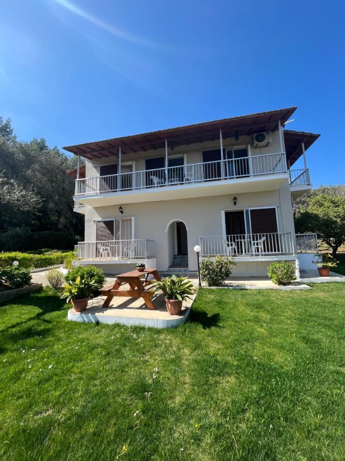 Ilias Apartments Dassia By Hotelius מראה חיצוני תמונה